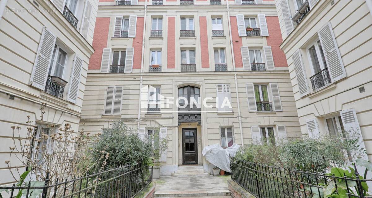 Appartement à PARIS-14E