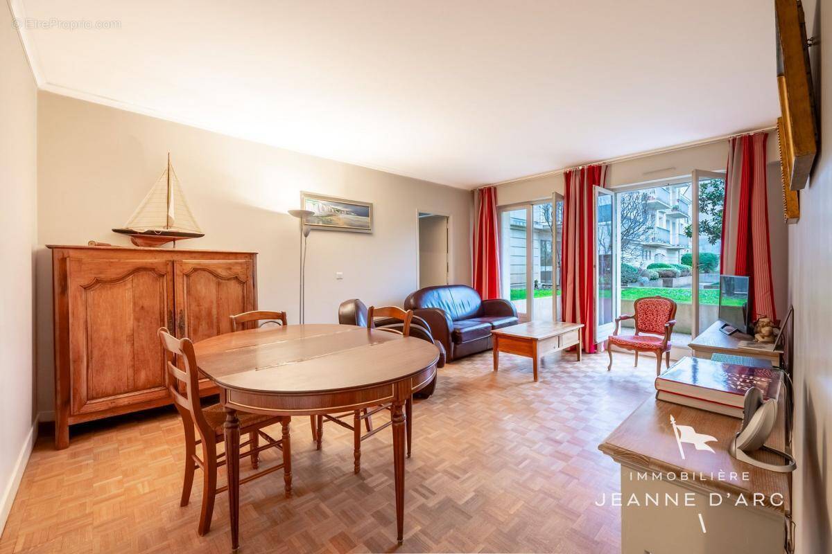 Appartement à VERSAILLES