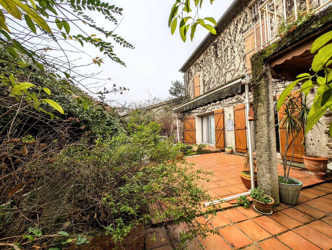 Appartement à LEZIGNAN-CORBIERES