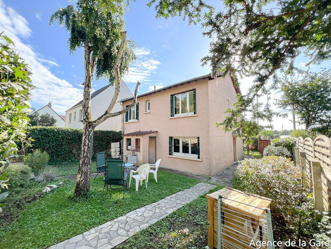 Maison à CARRIERES-SUR-SEINE