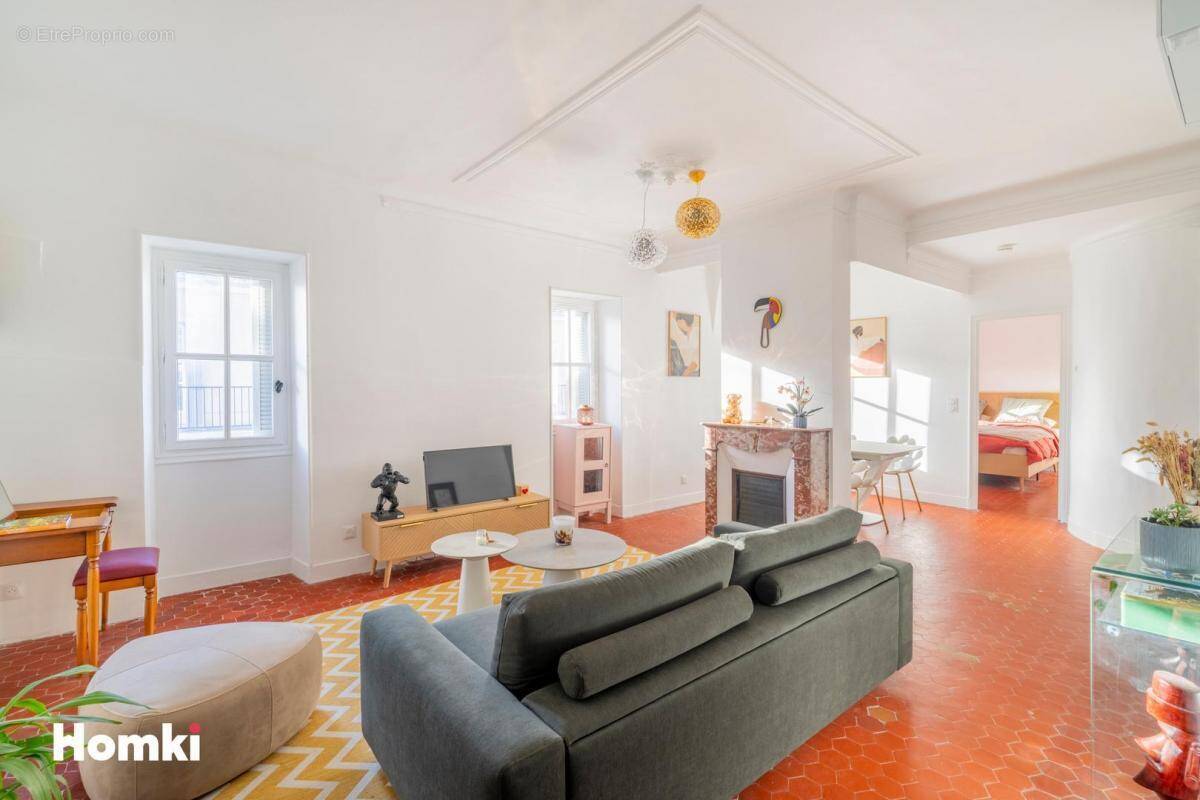 Appartement à MARSEILLE-1E