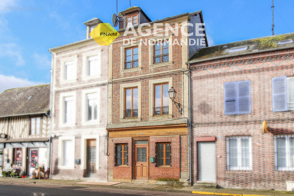 Maison à MONTREUIL-L&#039;ARGILLE