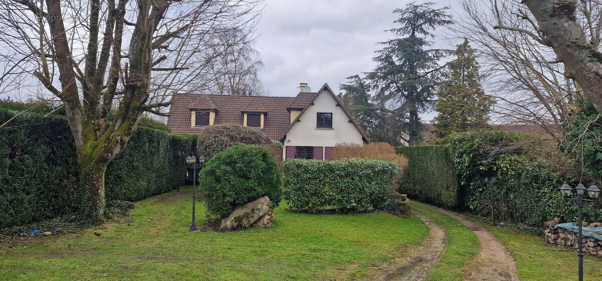 Maison à LUMIGNY-NESLES-ORMEAUX