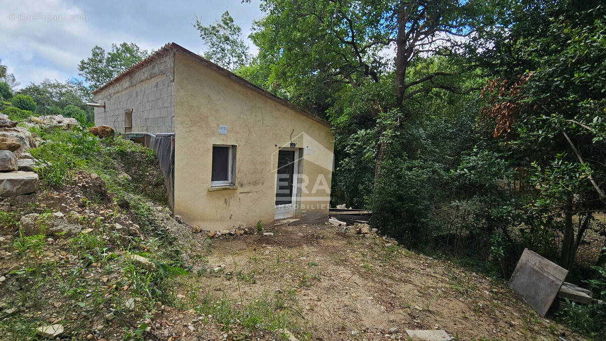 Maison à TOURRETTES-SUR-LOUP