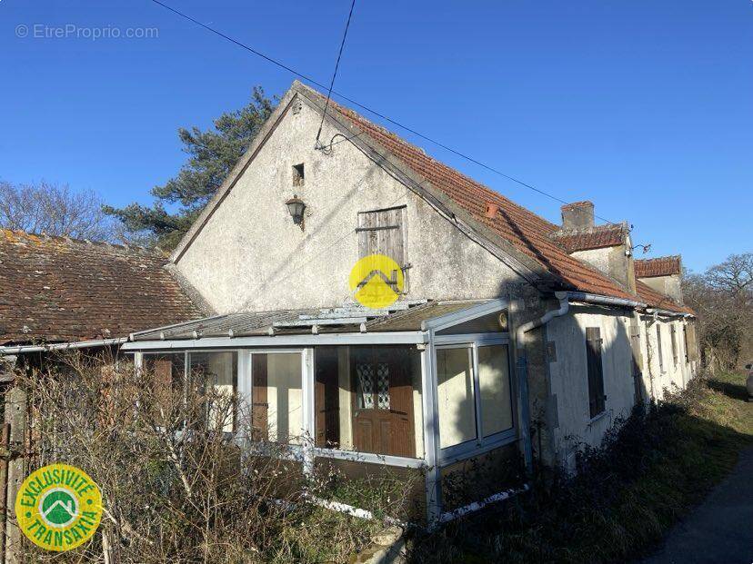 Maison à LE MONTET