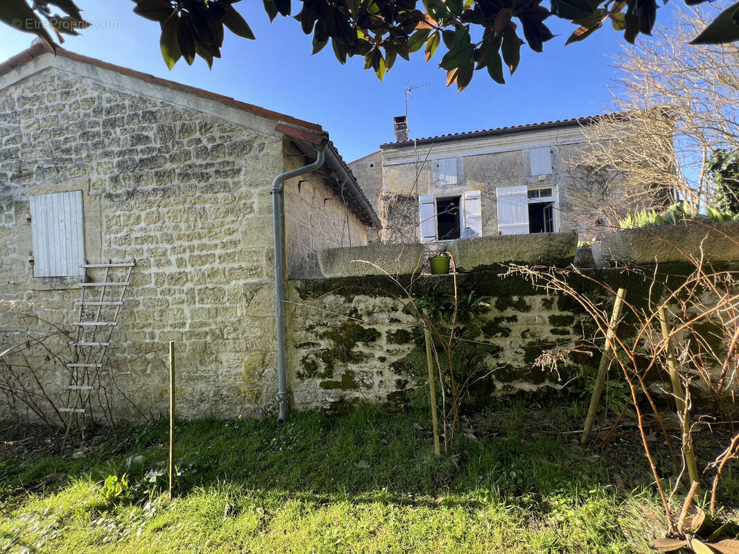 Maison à SAINT-SAVINIEN