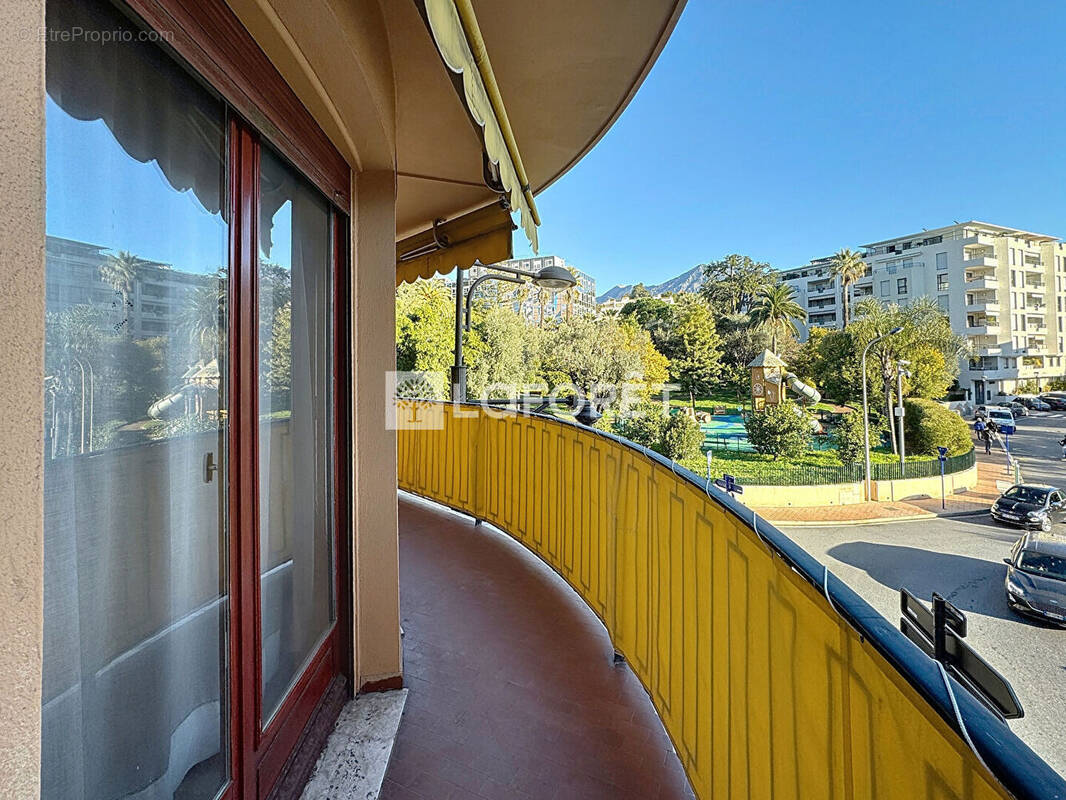 Appartement à ROQUEBRUNE-CAP-MARTIN