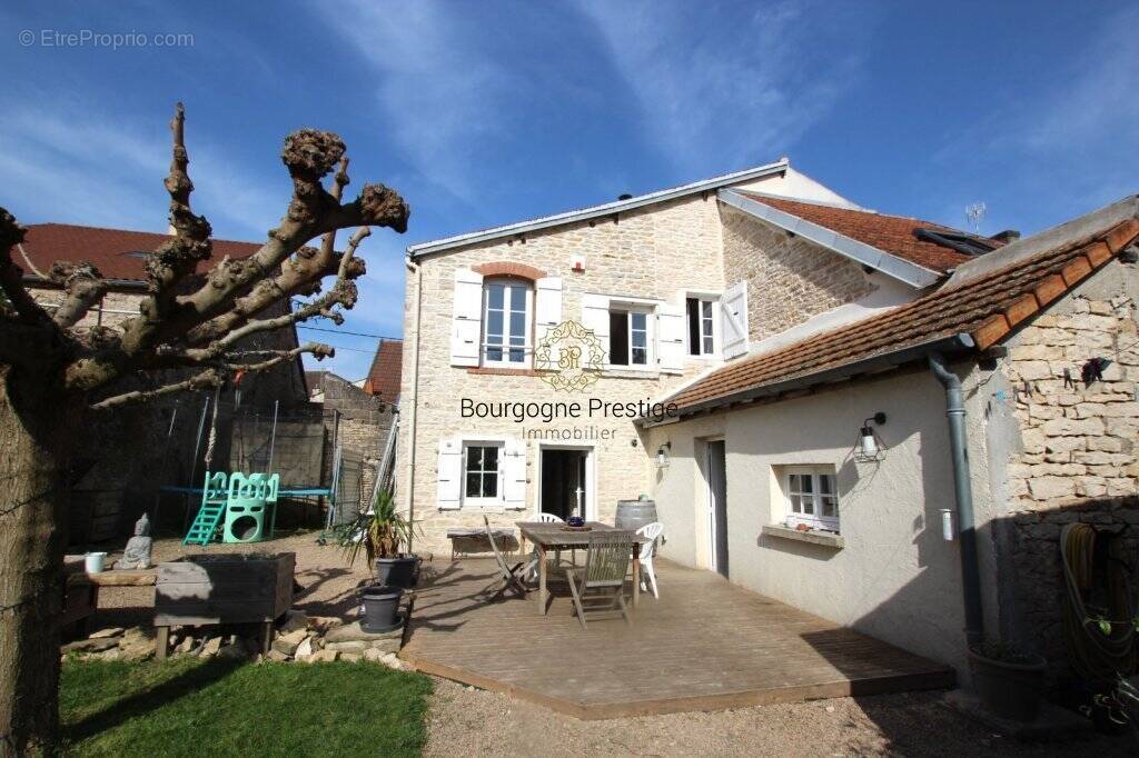 Maison à SENNECEY-LE-GRAND