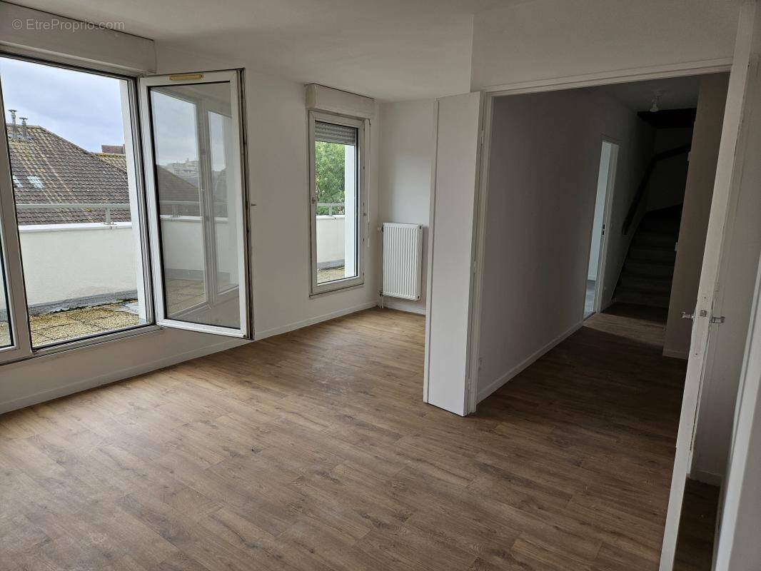 Appartement à DAMMARIE-LES-LYS