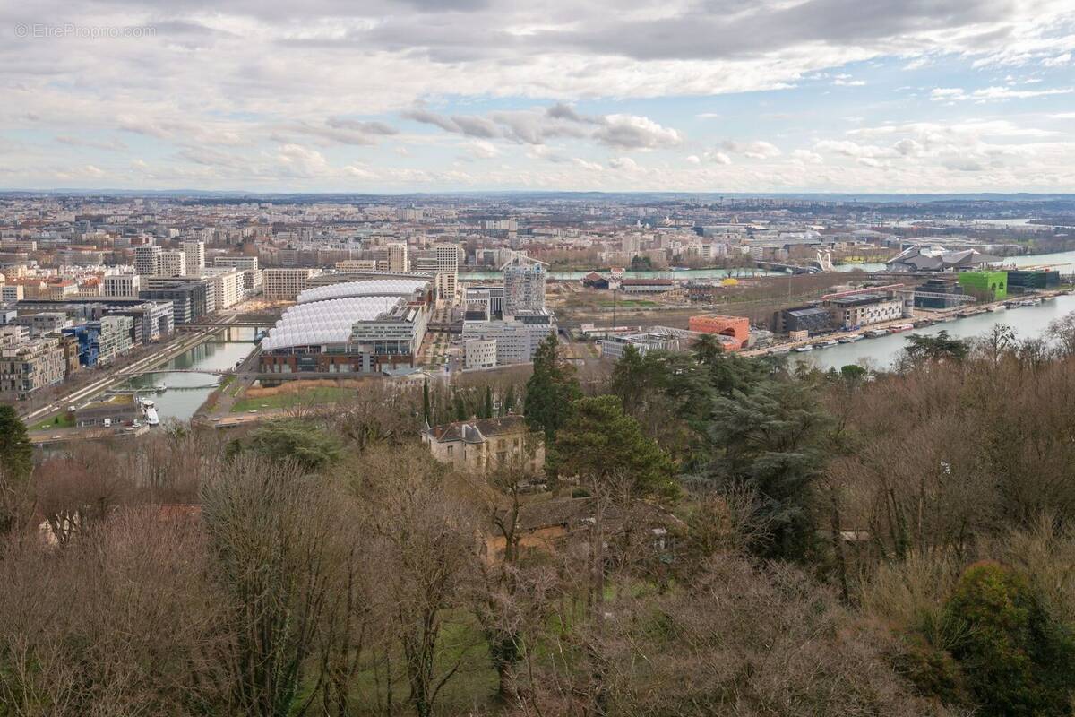 Appartement à SAINTE-FOY-LES-LYON