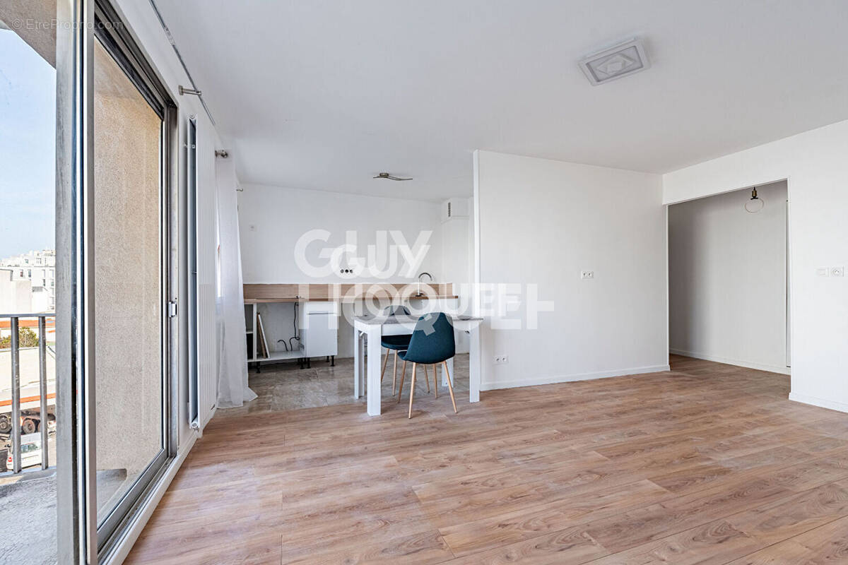 Appartement à GENNEVILLIERS