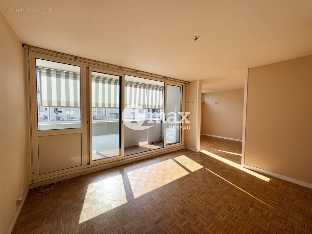 Appartement à PARIS-20E