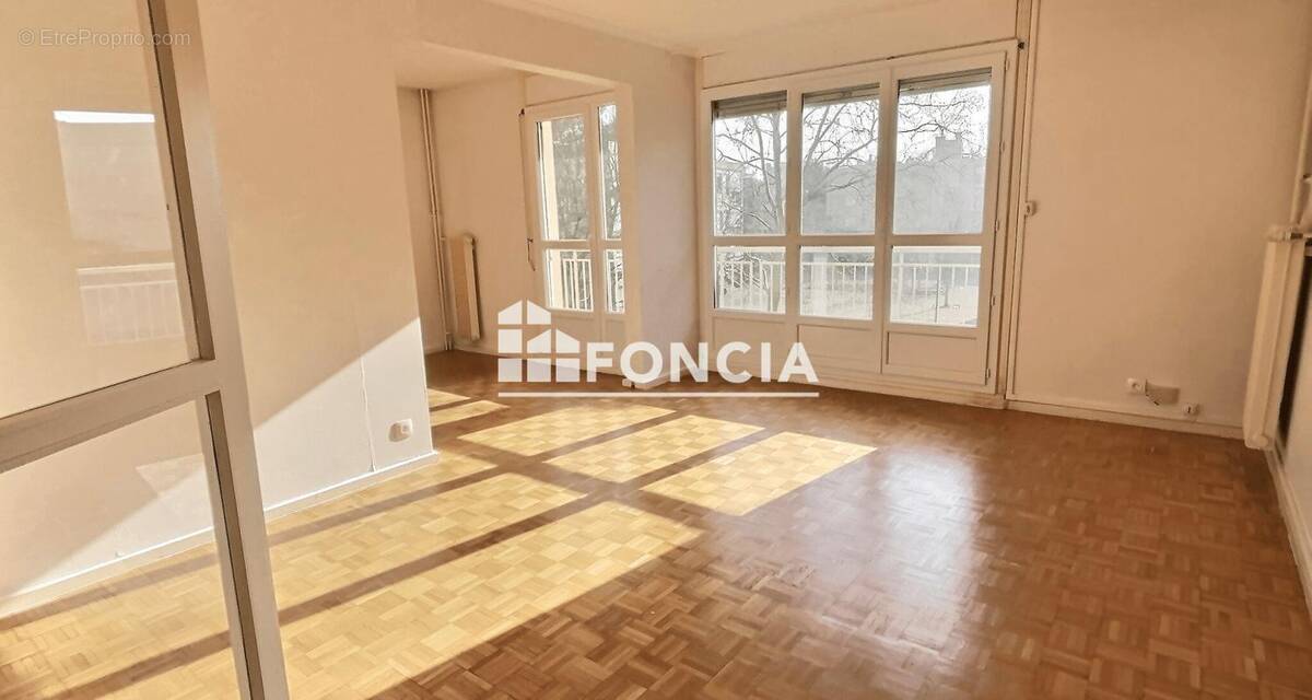 Appartement à SAINTE-FOY-LES-LYON