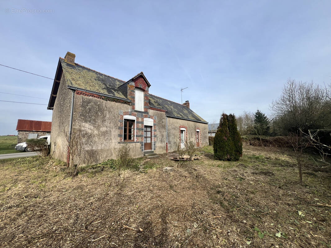 Maison à LUSANGER