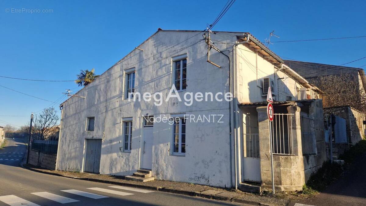 Maison à SAINT-JEAN-D&#039;ANGELY