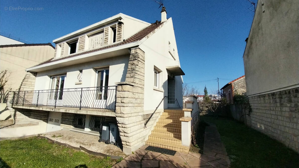 Maison à MONTREUIL