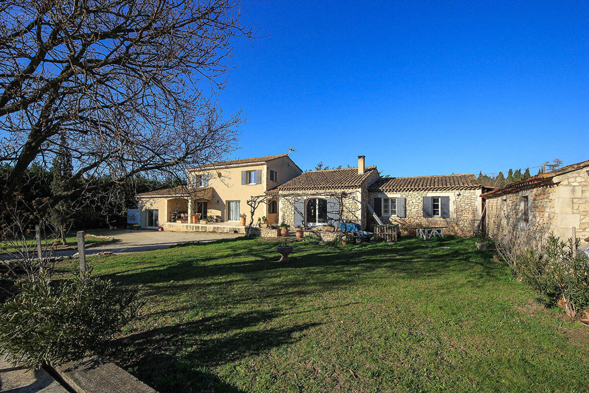 Maison à EYRAGUES