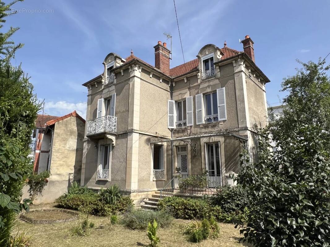 Maison à AUXERRE