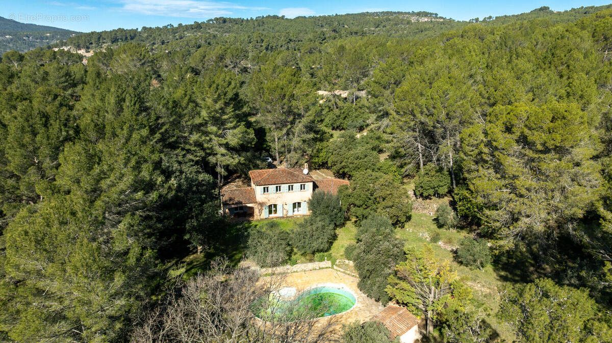 Maison à COTIGNAC