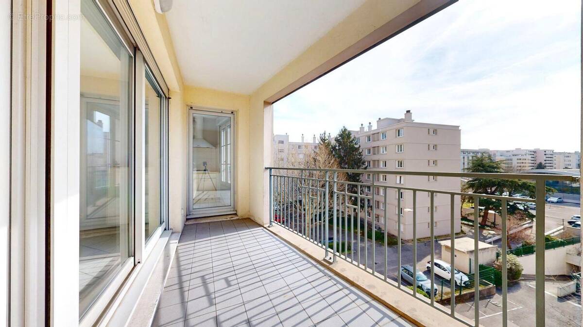 Appartement à LYON-3E