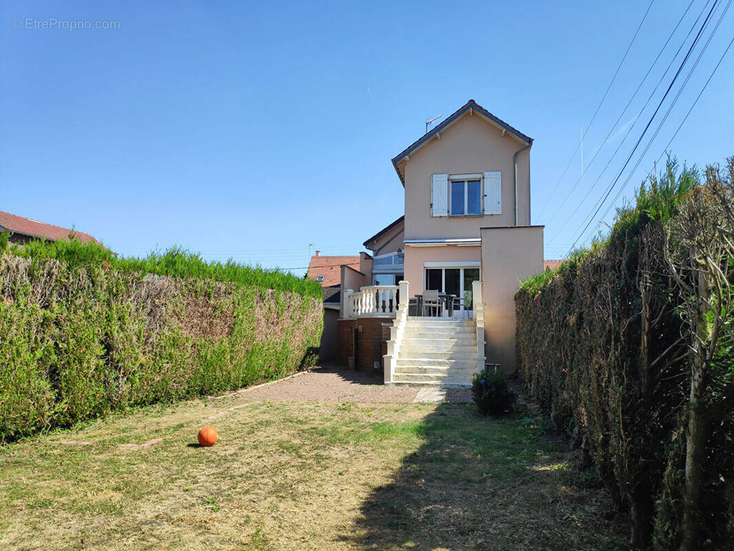 Maison à LONGUEIL-ANNEL