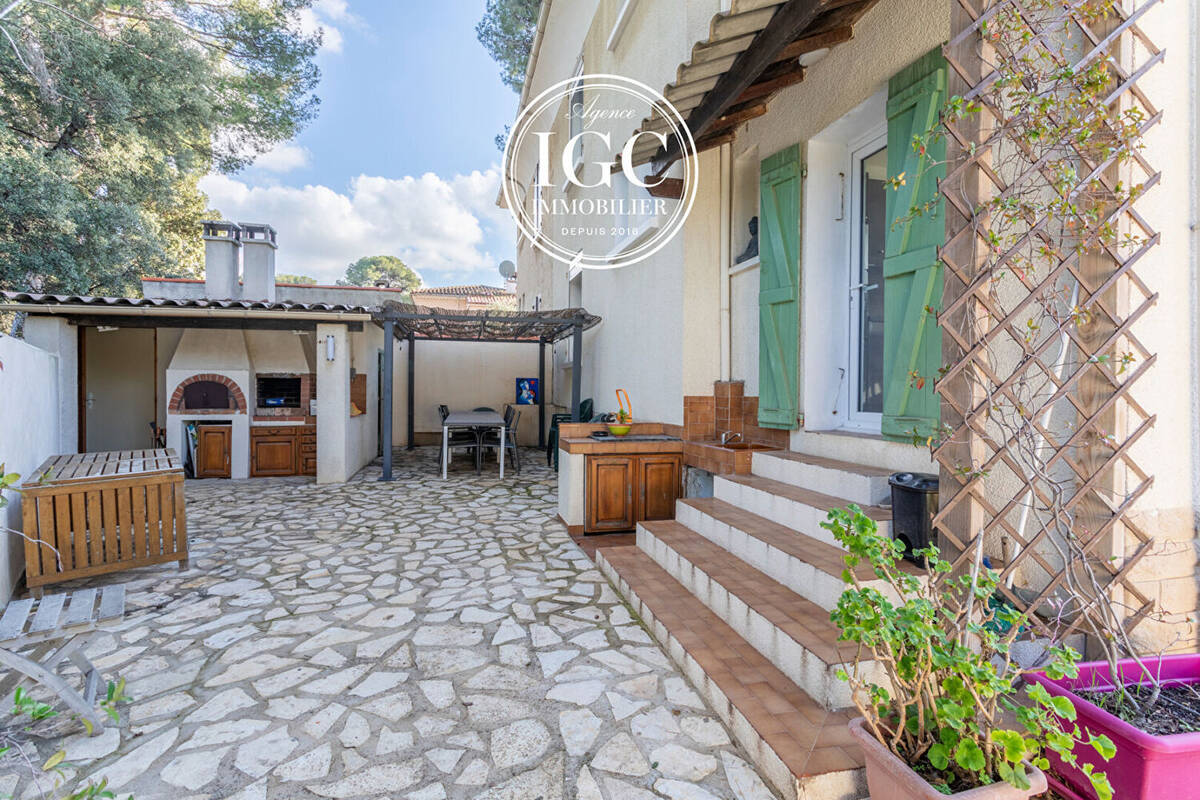 Maison à CHATEAUNEUF-LES-MARTIGUES