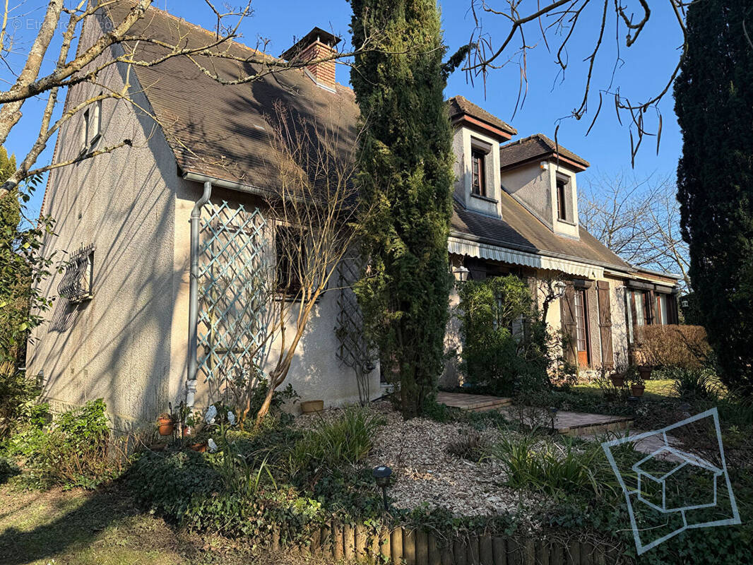 Maison à CHEVREUSE