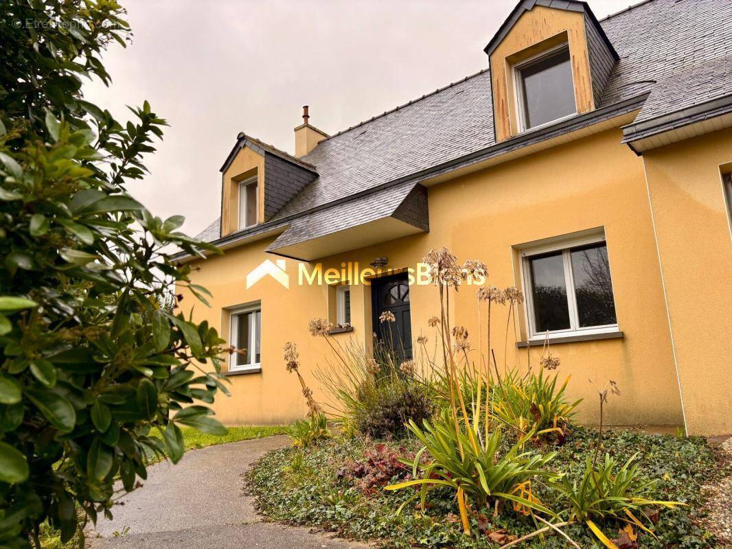 Maison à MAURE-DE-BRETAGNE