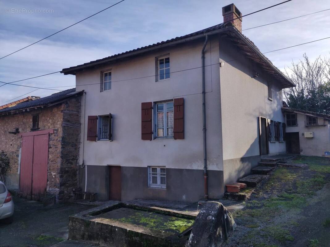 Maison à ORADOUR-SUR-VAYRES