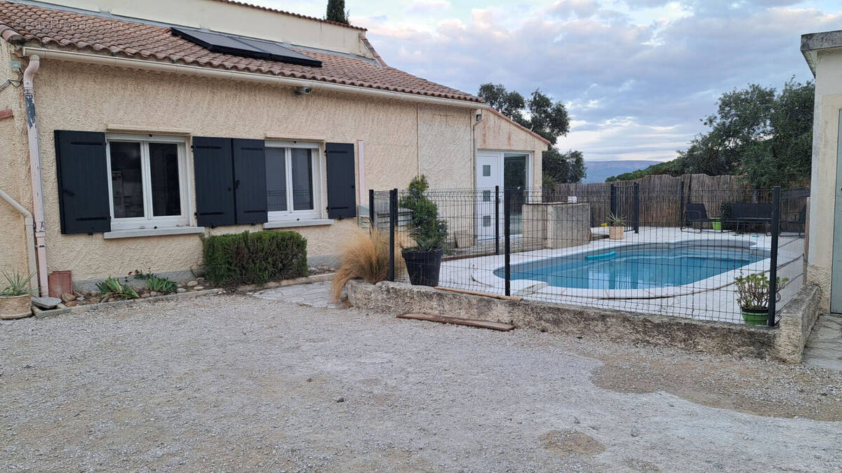 Maison à SAINT-SATURNIN-LES-AVIGNON