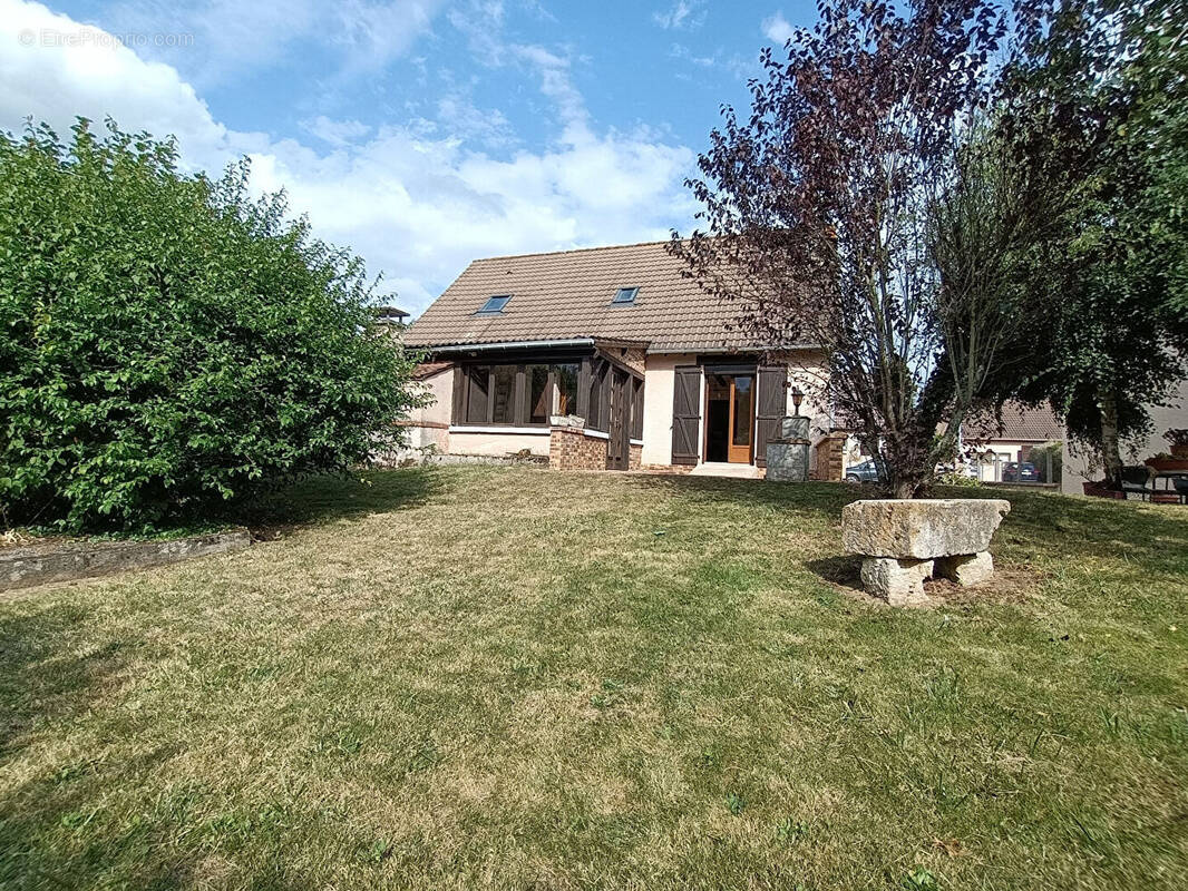 Maison à LE COUDRAY