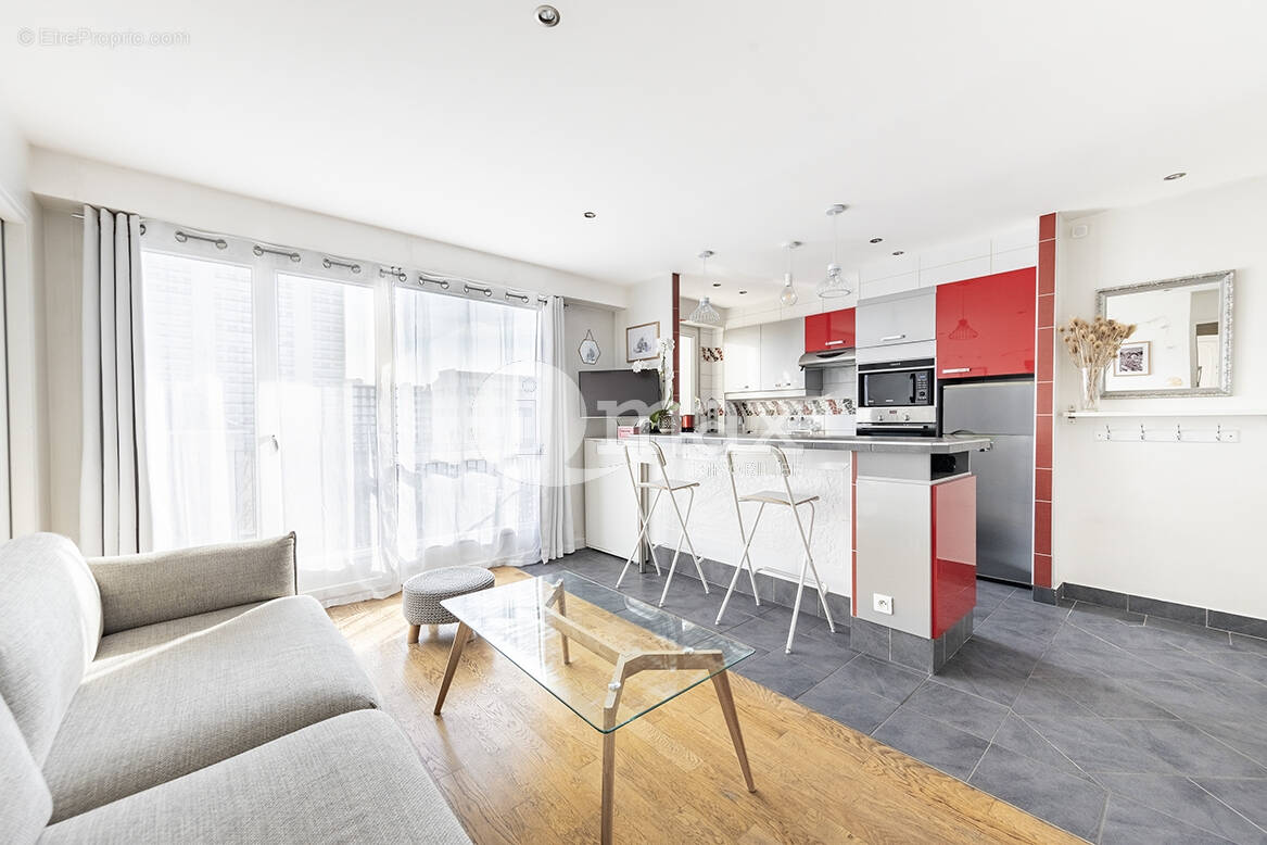 Appartement à COURBEVOIE