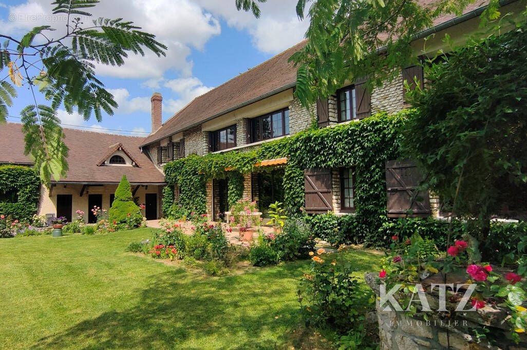 Maison à BEYNES