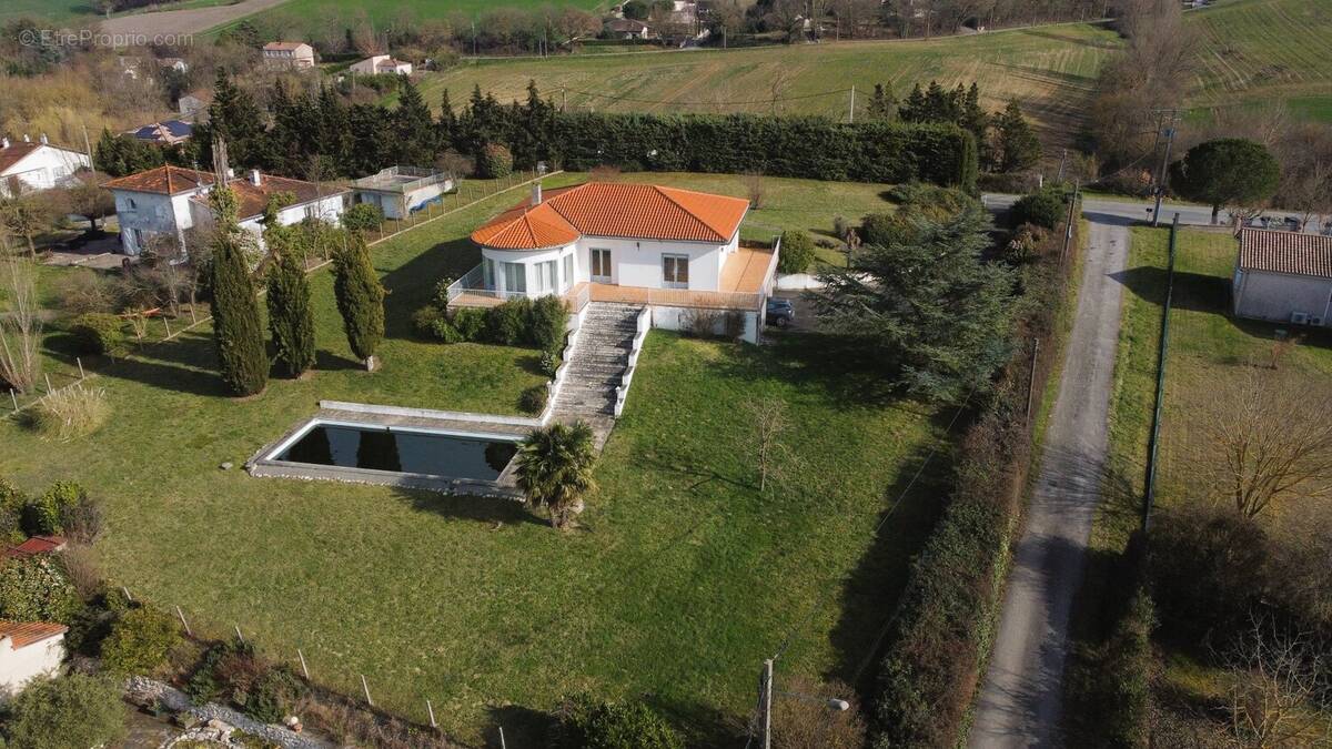 Maison à BEAUMONT-SUR-LEZE