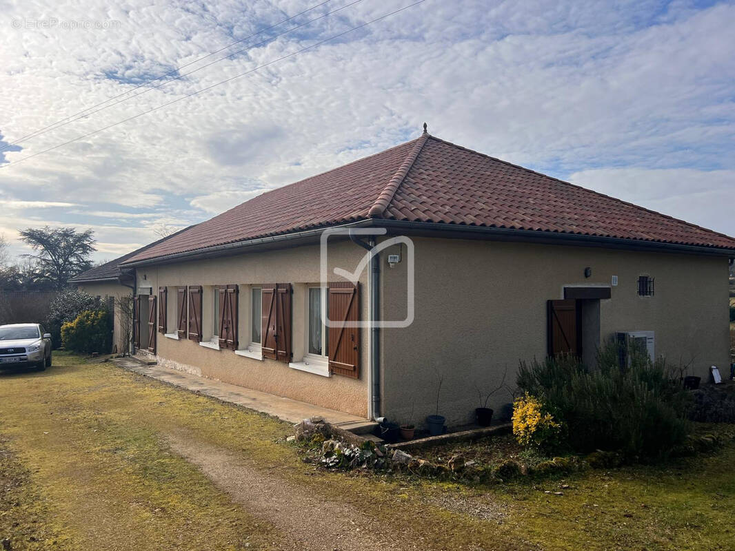 Maison à SAINT-MARTIAL-DE-NABIRAT