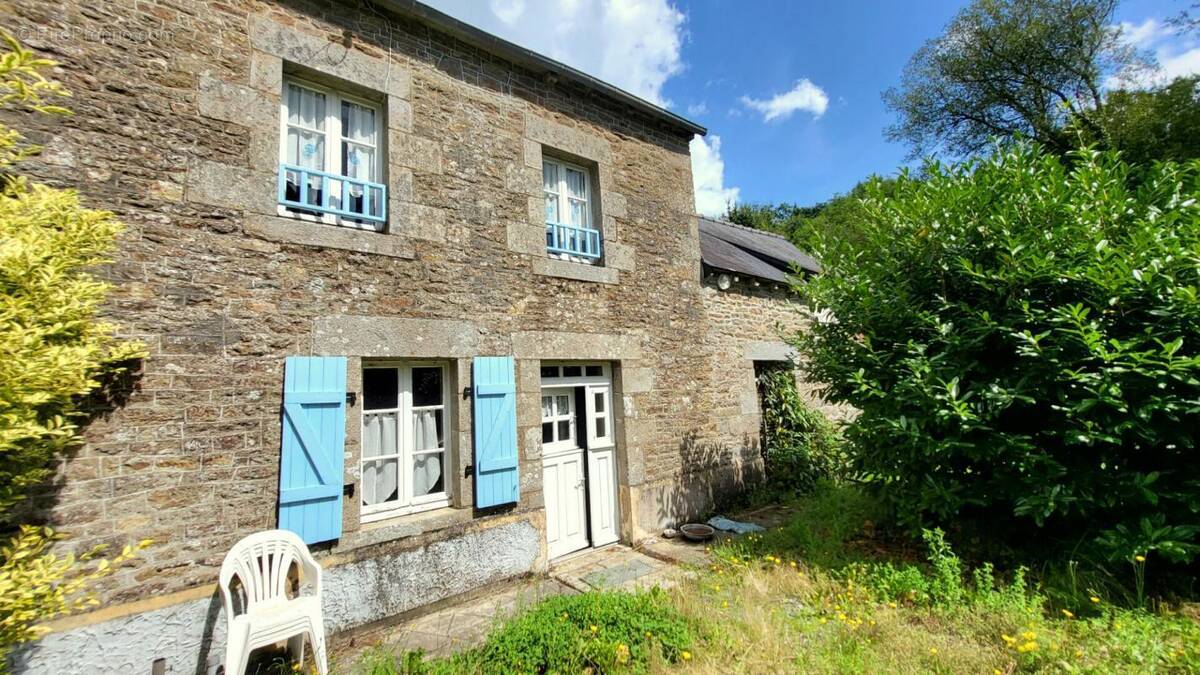 Maison à COMBOURG