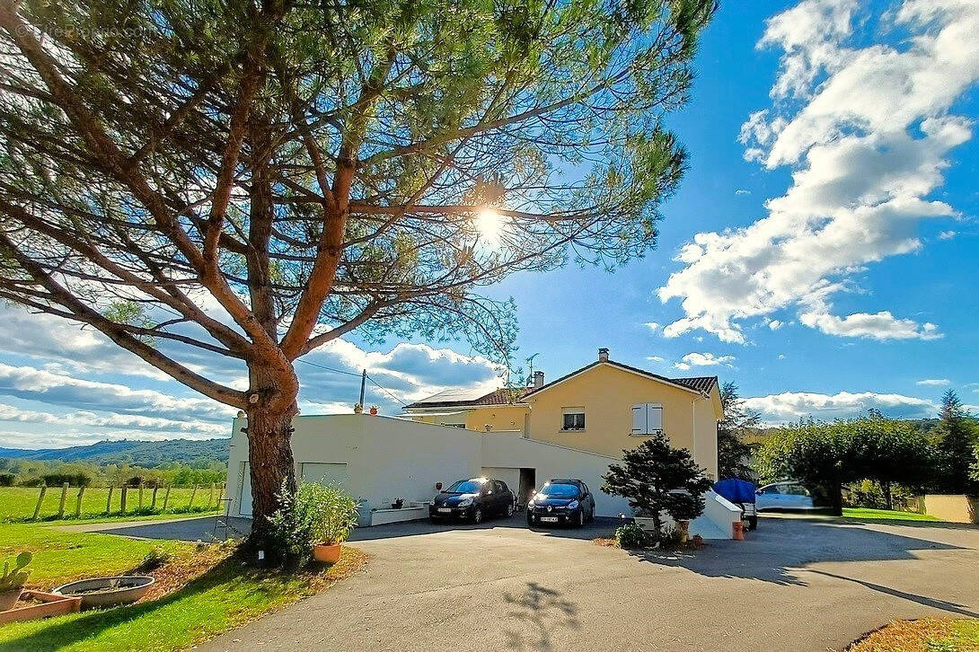 Maison à VILLEFRANCHE-DE-ROUERGUE