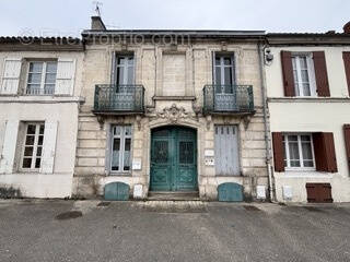 Maison à SAINTES