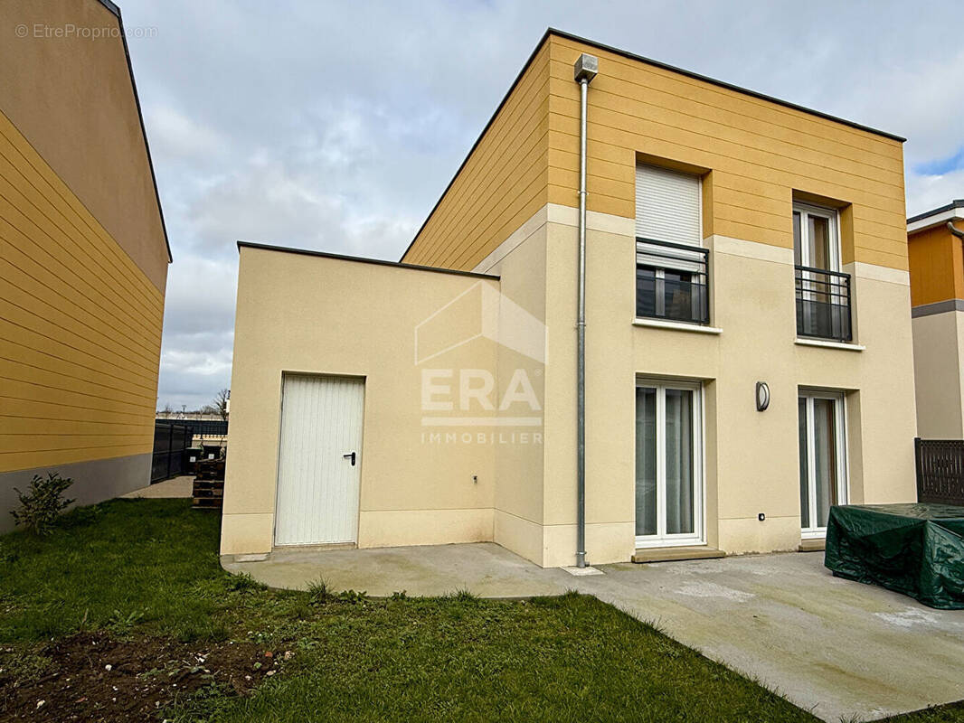 Maison à LA QUEUE-EN-BRIE