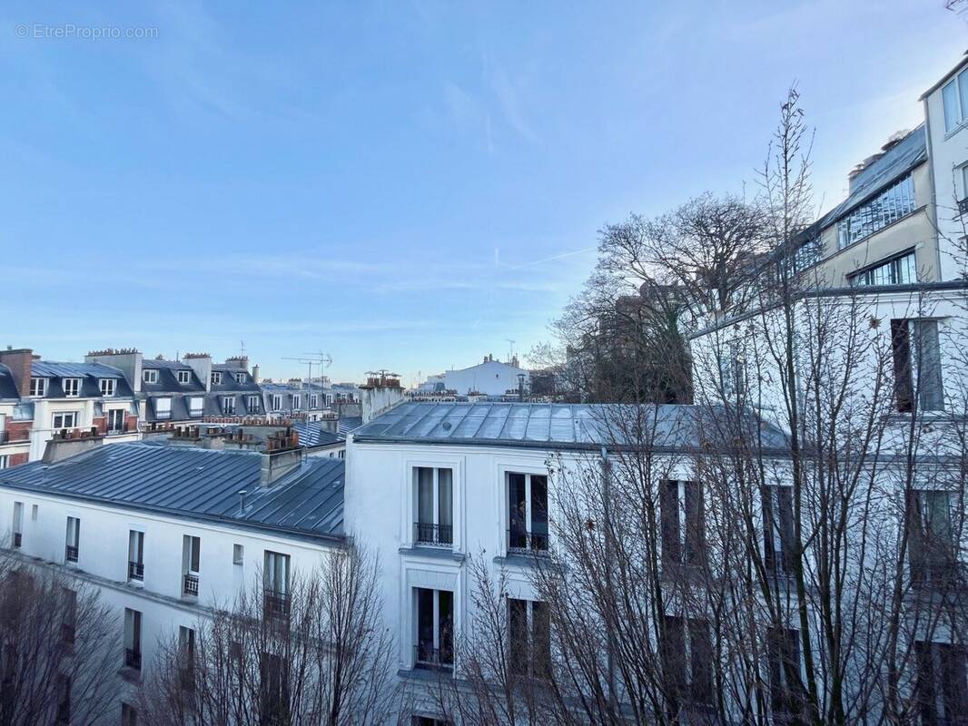 Appartement à PARIS-18E