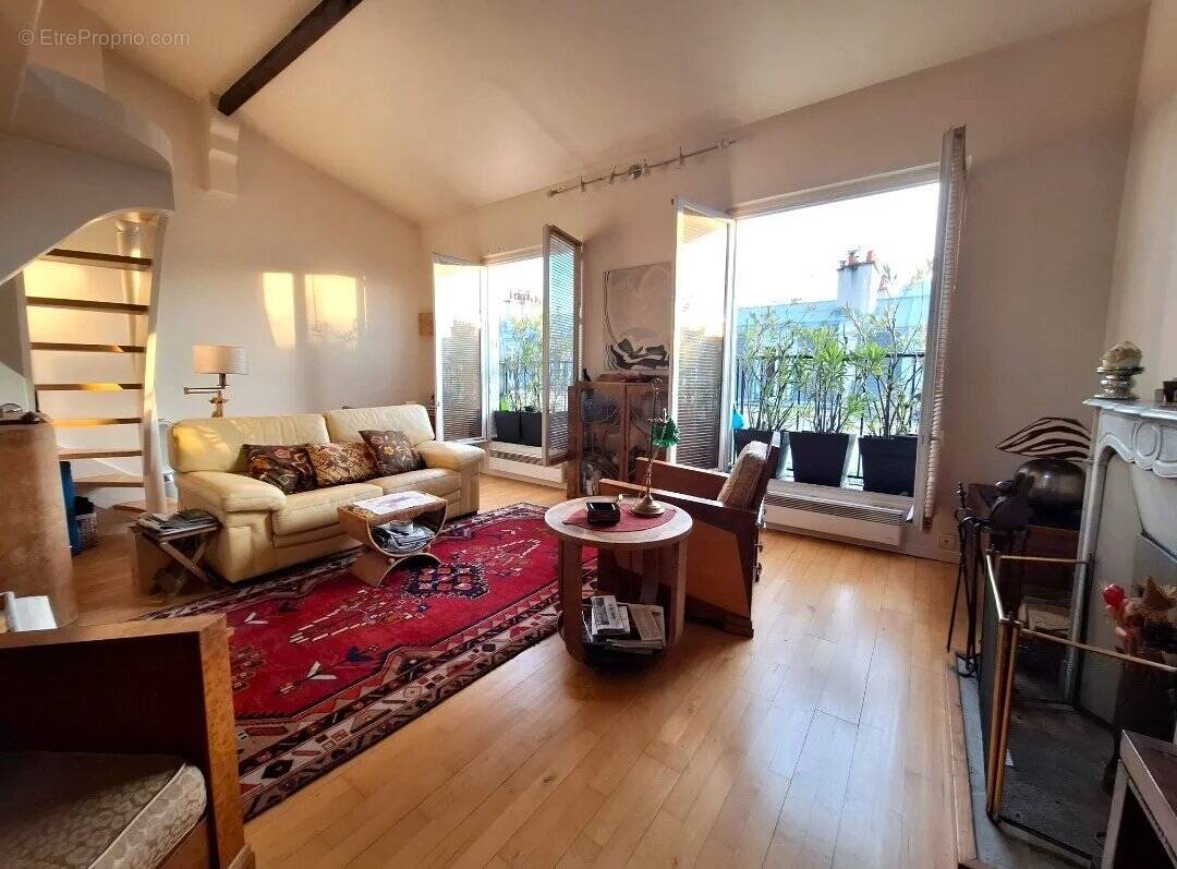 Appartement à PARIS-17E