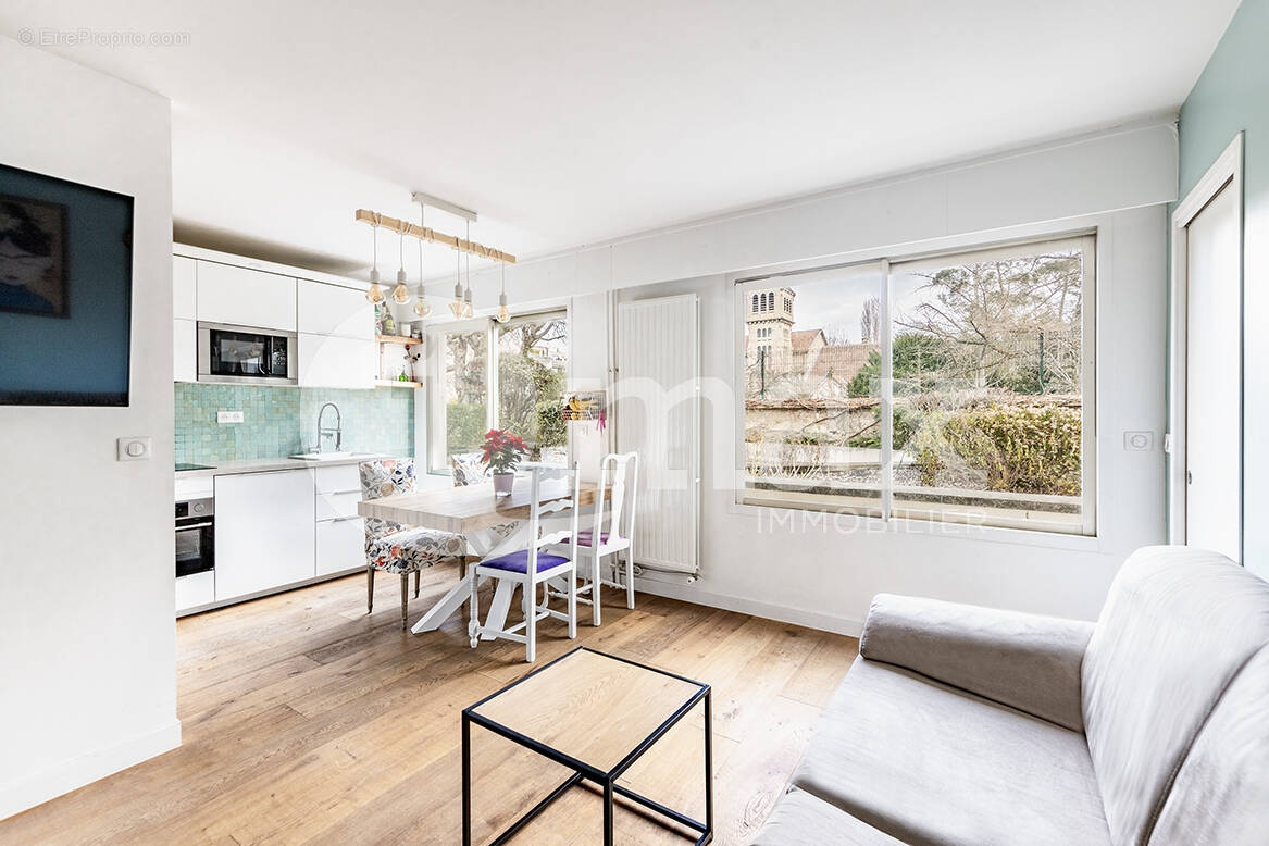 Appartement à COURBEVOIE