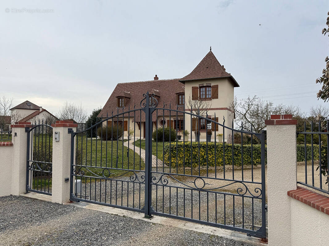 Maison à TROUY