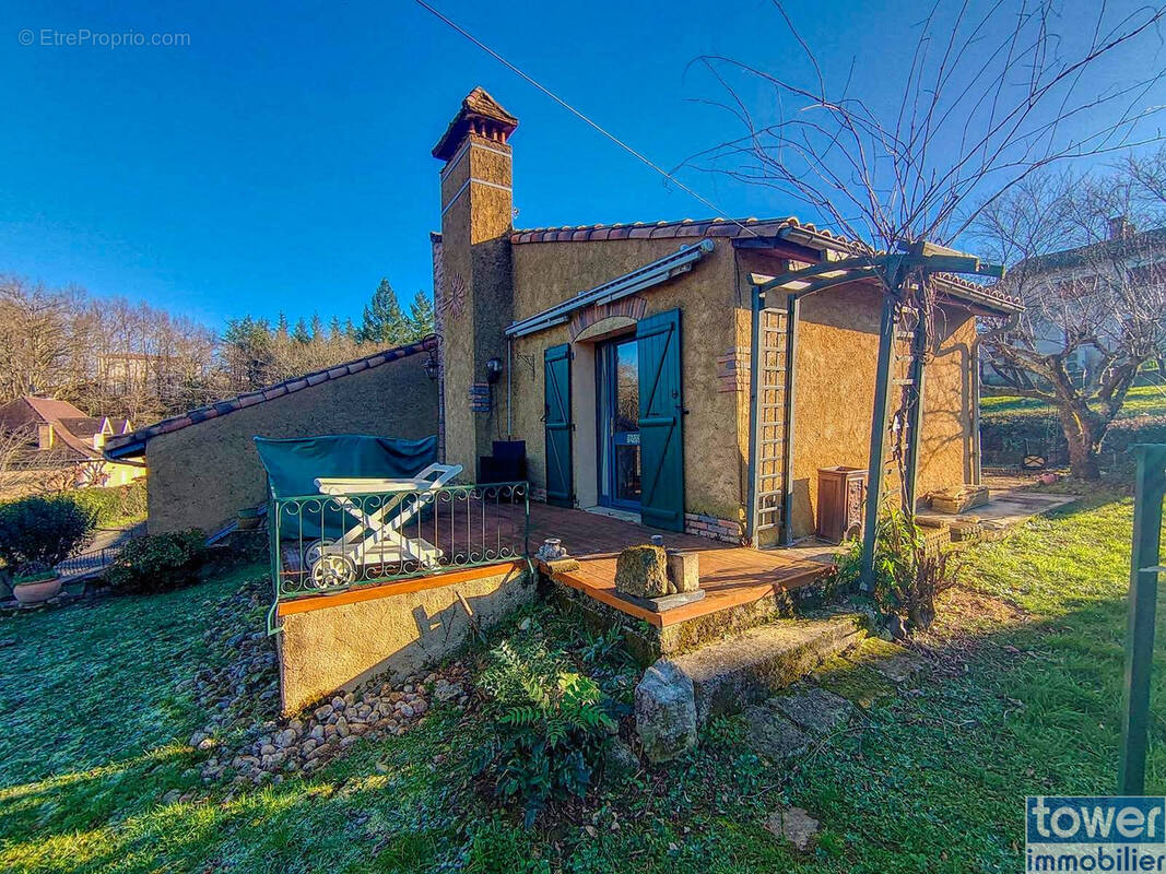 Maison à PUY-L&#039;EVEQUE