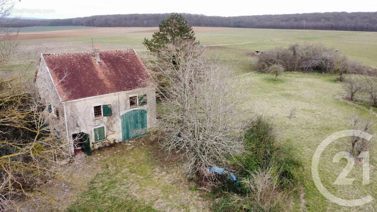 Maison à ETAIS-LA-SAUVIN