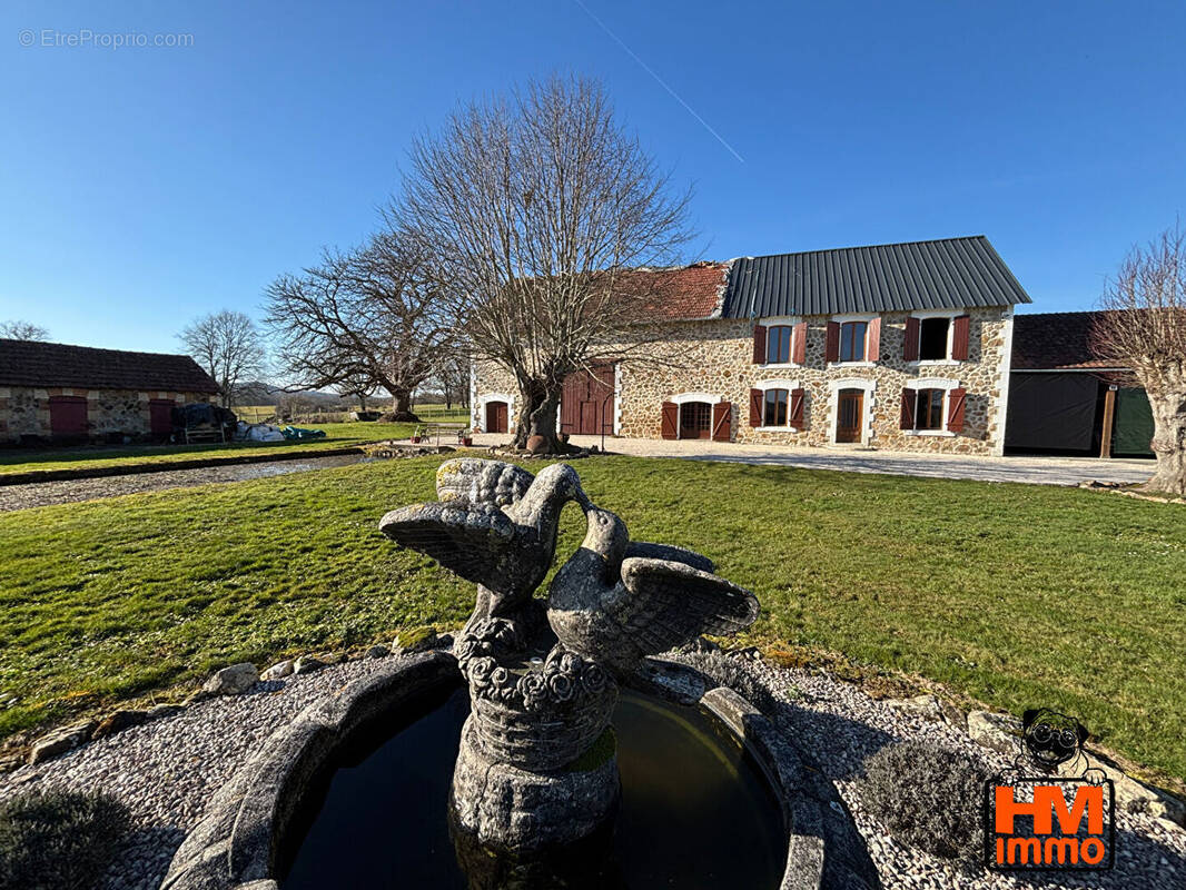 Maison à LADIGNAC-LE-LONG