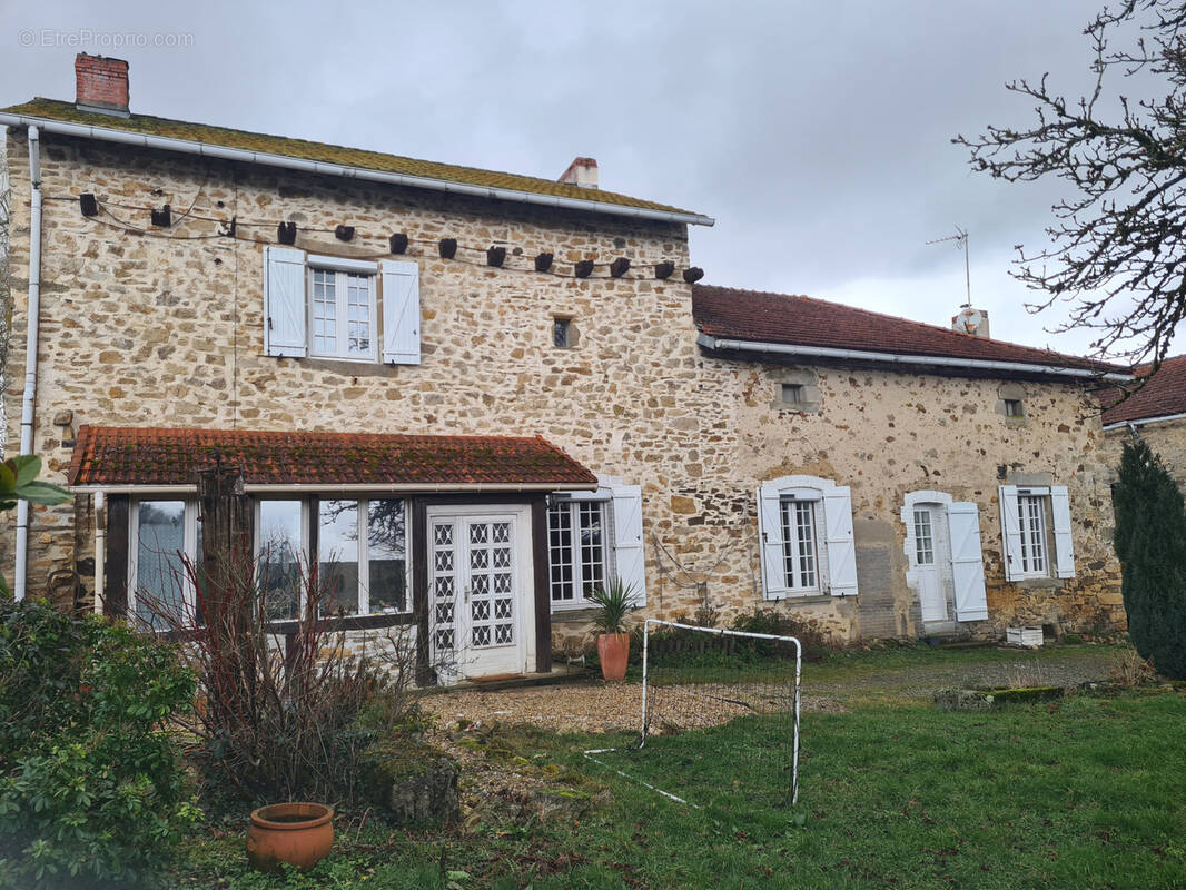 Maison à LINARDS