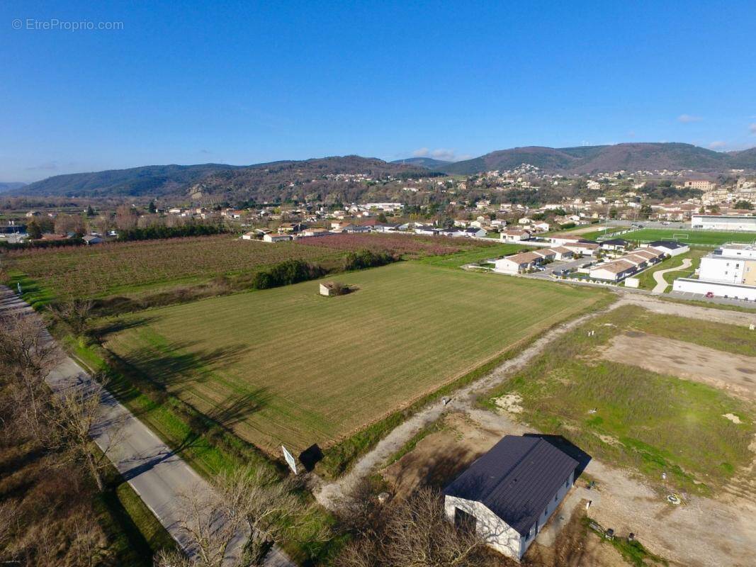 Terrain à CHARMES-SUR-RHONE