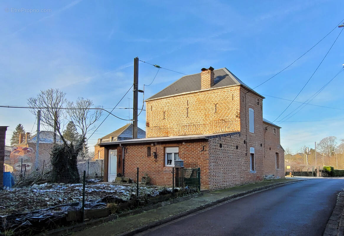 Appartement à AVESNES-SUR-HELPE