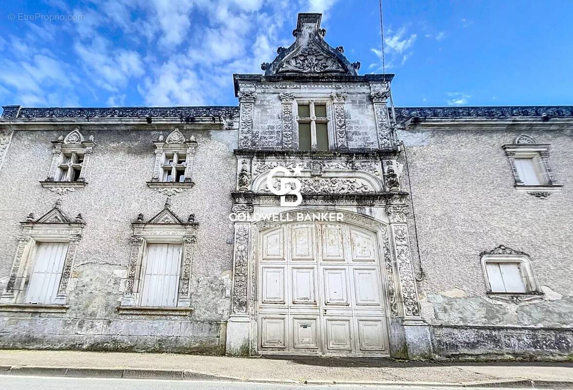 Maison à SAINT-JEAN-D&#039;ANGELY